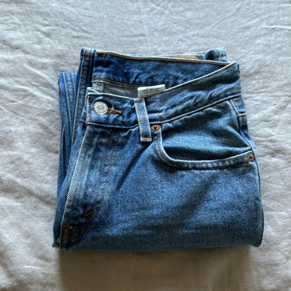 Vintage Levi’s 100% cotton straight leg denim size 25